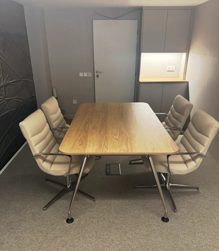 Kancelář v malém prostoru