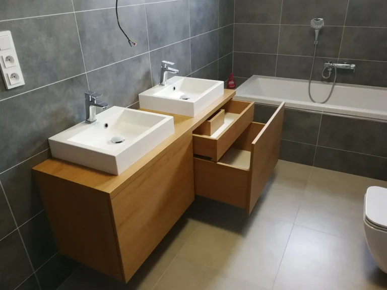 Koupelnová skřínka